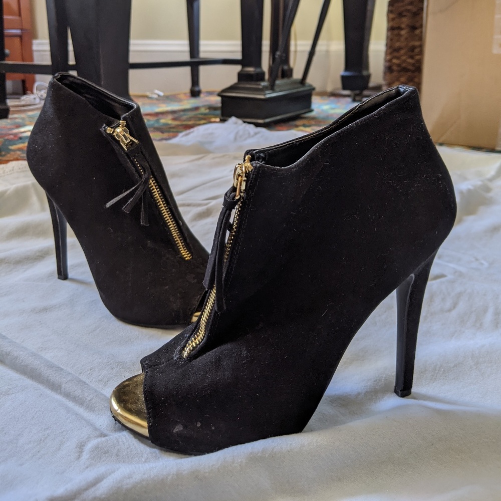 Black Stiletto Open-Toe Bootie/Heels Gold Zip 7.5